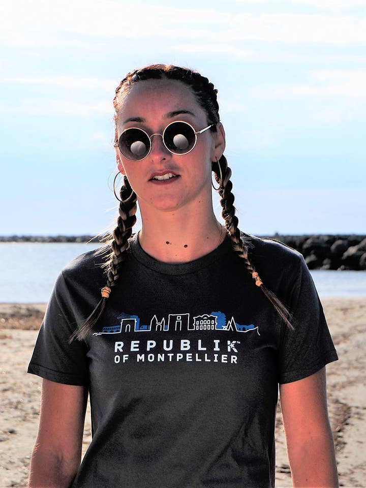 T-shirt Urban pour la vente par Republik Of