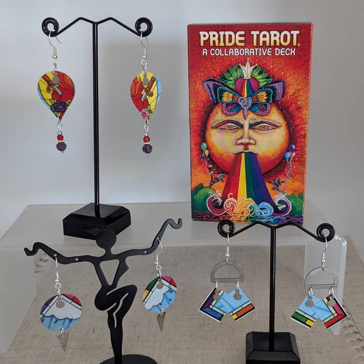 Pendientes del orgullo, celebra la diversidad, LGBTQ+, empoderamiento para venta al por mayor de Be a Light Jewelry