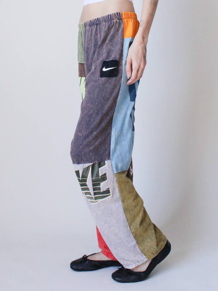 Ensemble de pantalons à empiècements de marque de sport pour la vente par American Recycled Clothing