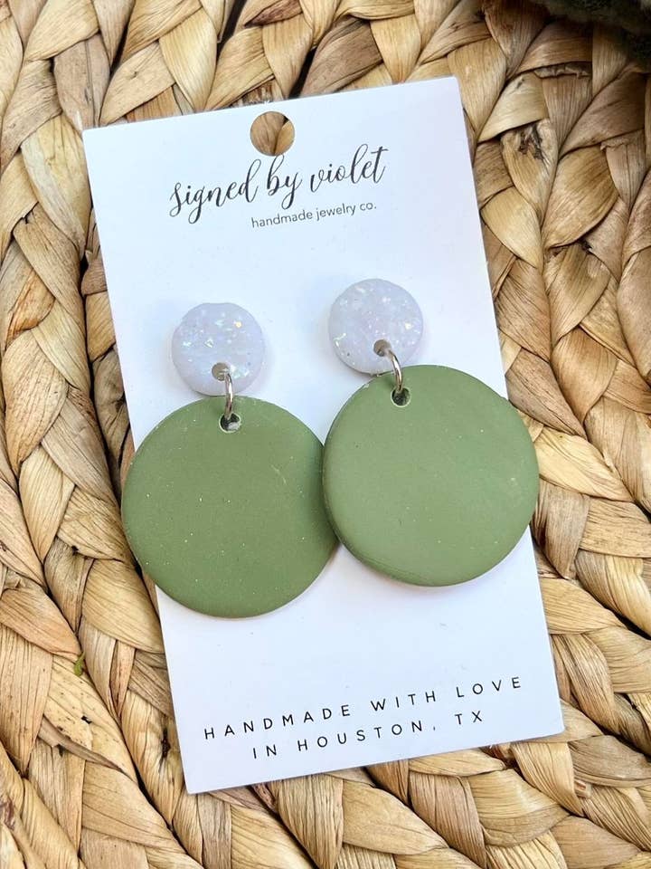 Oliven Opal øreringe for engroshandel hos Signed by Violet