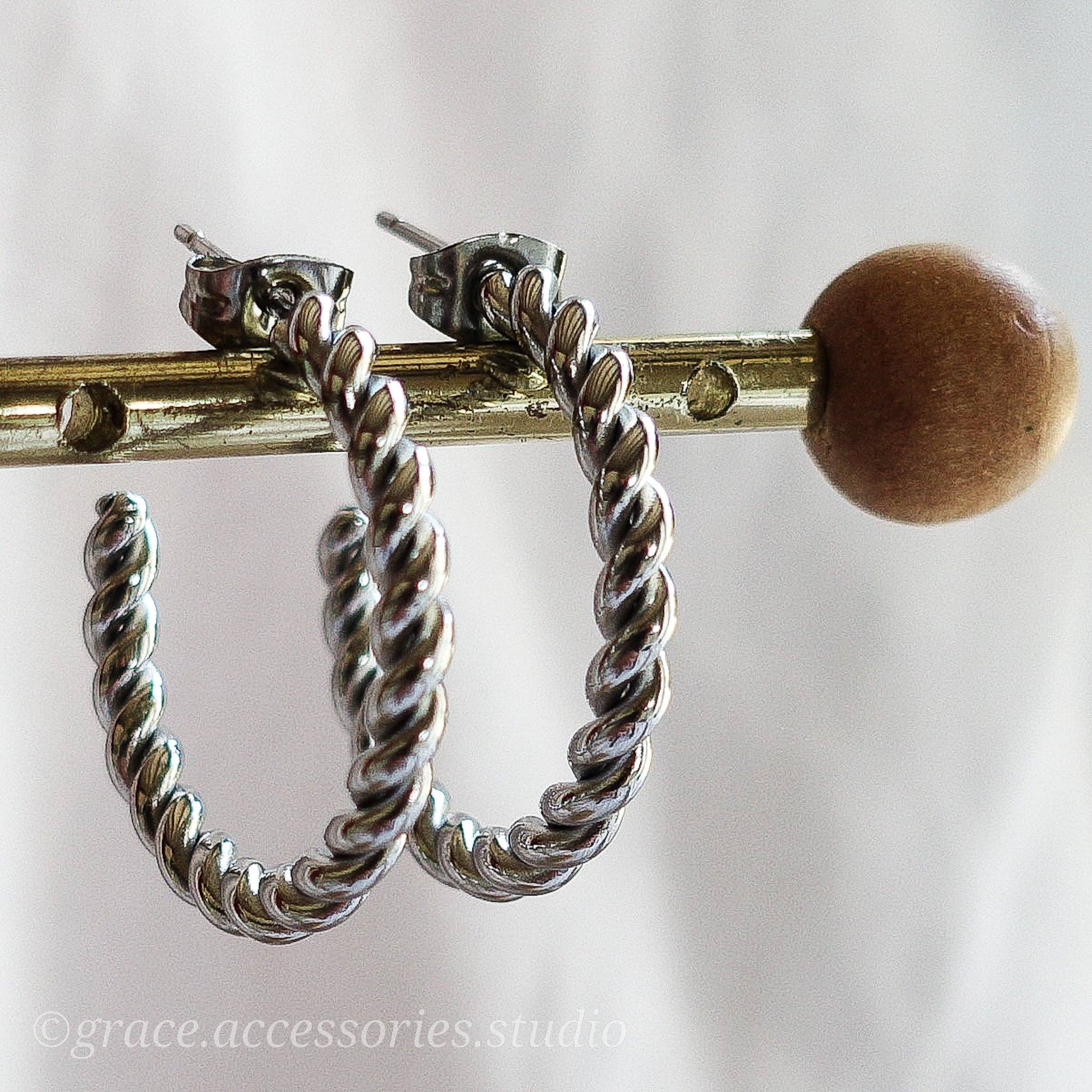 Daemon srls - Vendita all'ingrosso Orecchini a cerchio - BLAKE - Orecchini a cerchio torchon in acciaio inossidabile0