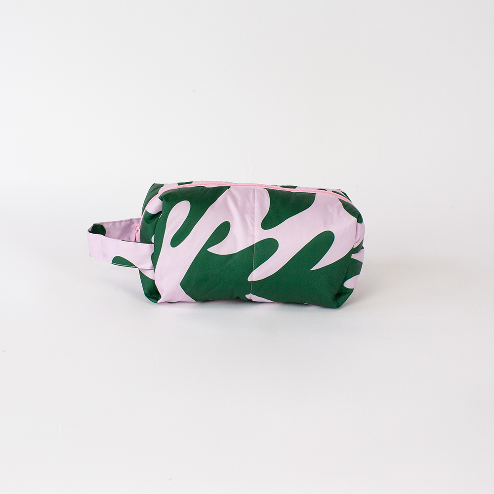 Big Bite Studios - Wholesale Toiletry bag – Unisex - HAPPY POUCH CLUB — LARGE PUFFY TOILETRY BAG7