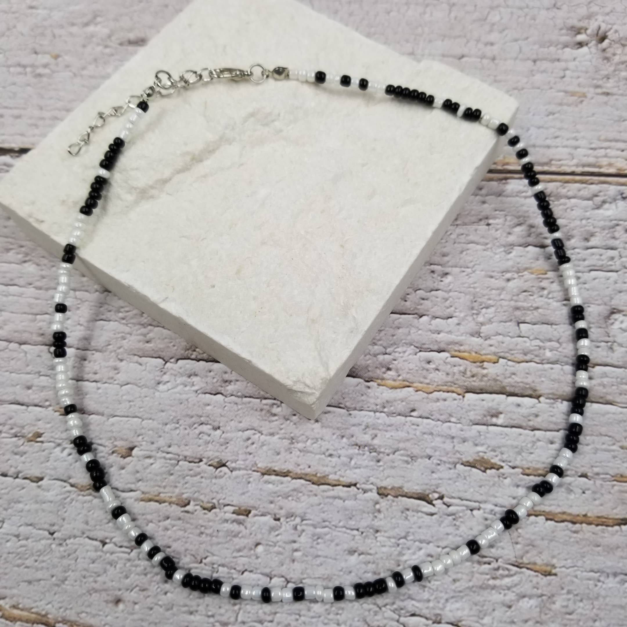 Treasure Wholesale – Engroshandel Perlehalskæde – Boheme Lagdelt Farverig Halskæde med Frøperler9