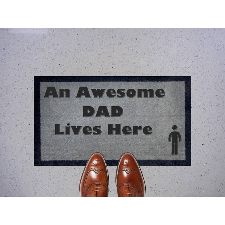 An Awesome Dad Lives Here Light Grey for wholesale by ARTISANKISS