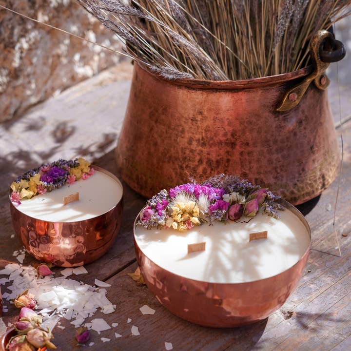 Nema Concept – wholesale Jar/filled candle – Hammered Copper Pot Soy Candle with Dried Flowers
