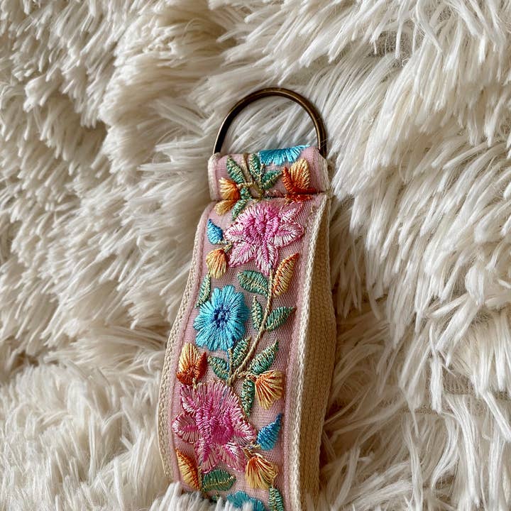 Temple of Treasure - Wholesale Sleutelhanger - Dames - Valentines ~ floral fabric keychain ~ boho gifting