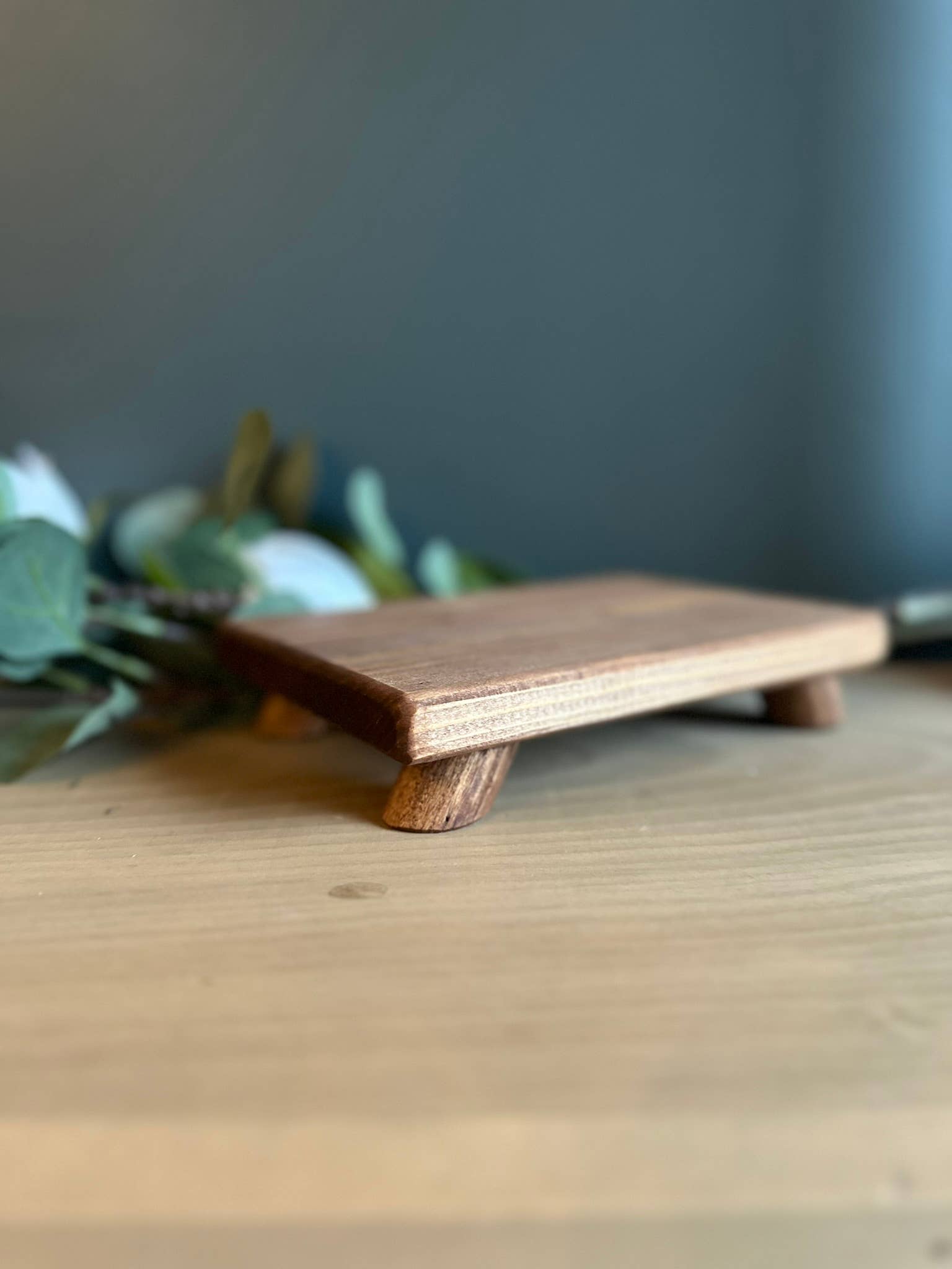 26&7Co. – wholesale Decorative tabletop object – Round Leg Riser | Pedestal Riser | Soap Stand6