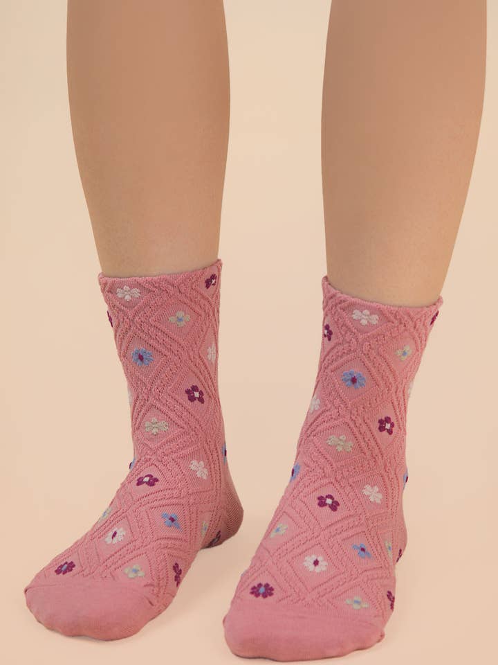 SC10038C - Calzini a Fantasia Floreale con Motivi Stampati per la vendita all'ingrosso da parte di VERY J