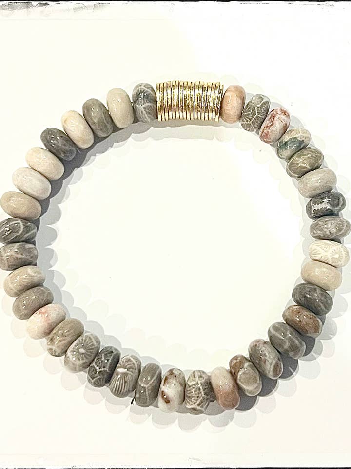 Edelsteen Kralen Stretch Armband Messing Zandsteen Tan voor wholesale door GentrybyJenna