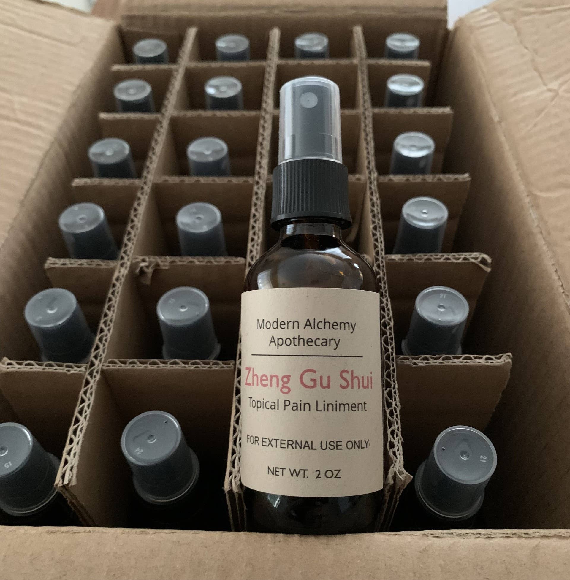 Modern Alchemy Apothecary - Wholesale Spray/crème voor pijnverlichting - Zheng Gu Shui Pijn Liniment 2oz.1