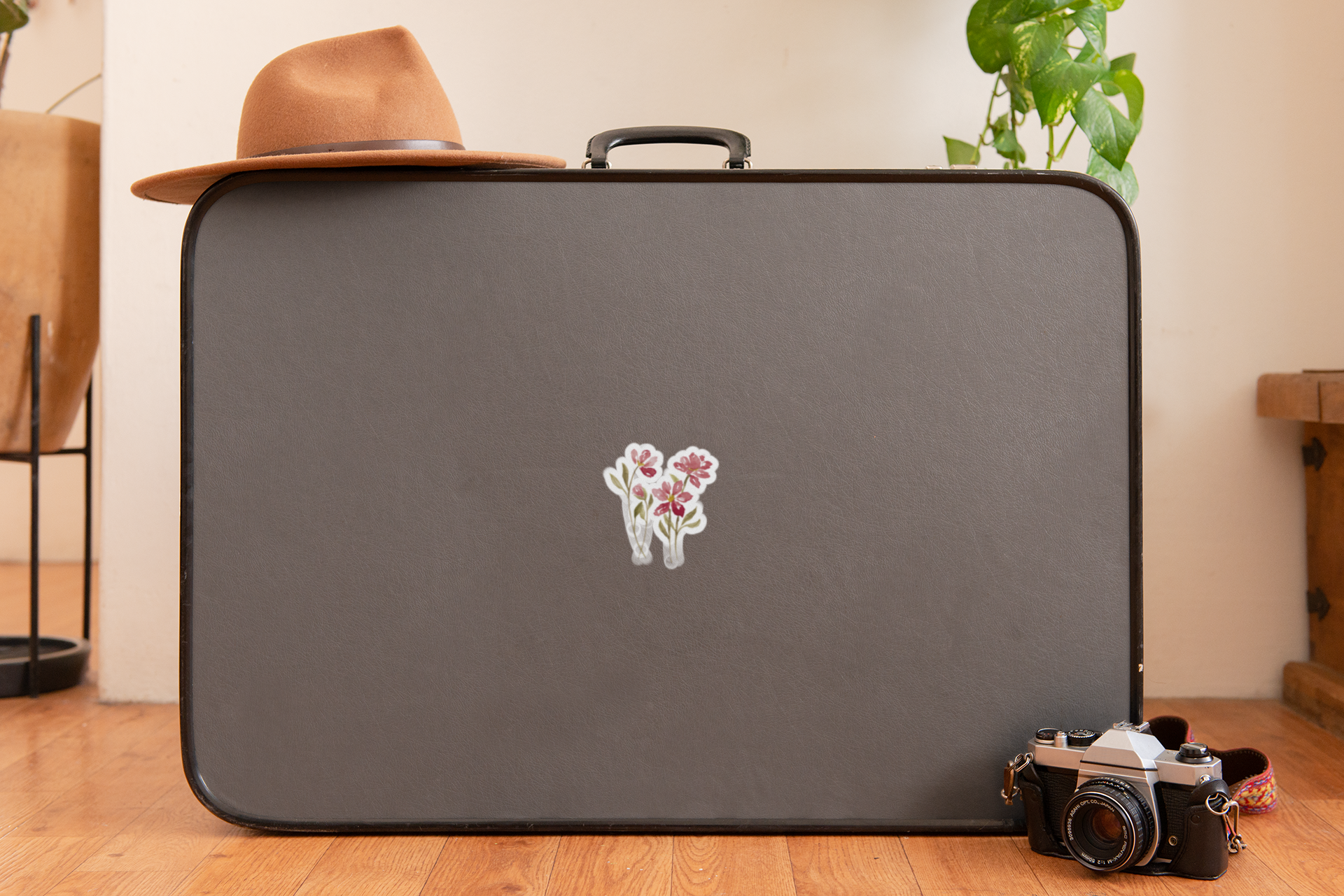 Lisee Ree Designs - Wholesale Sticker - Red Flowers Vinyl Sticker3