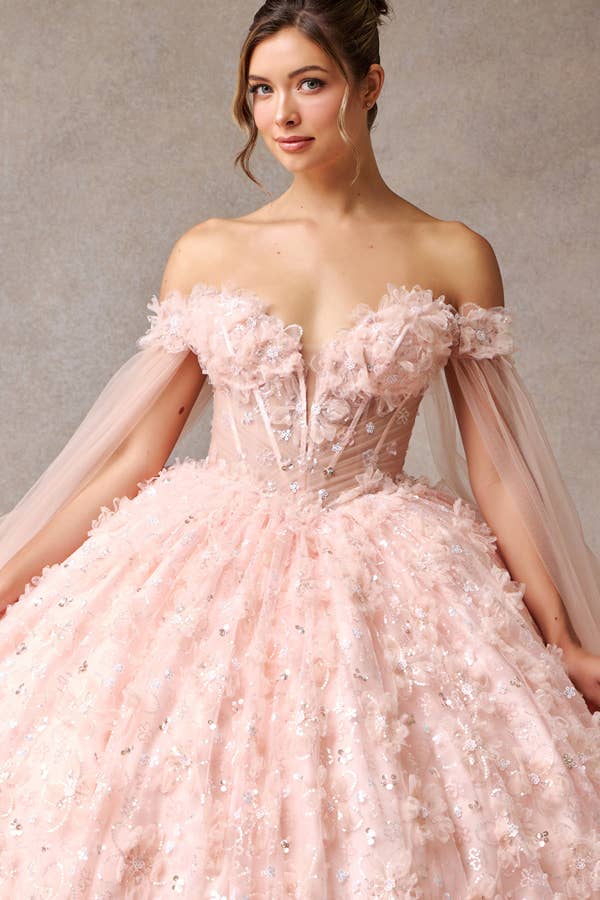 ARROSSIRE Abito da ballo Quinceañera con spalle scoperte e maniche a mantella in vendita all'ingrosso su Faire3