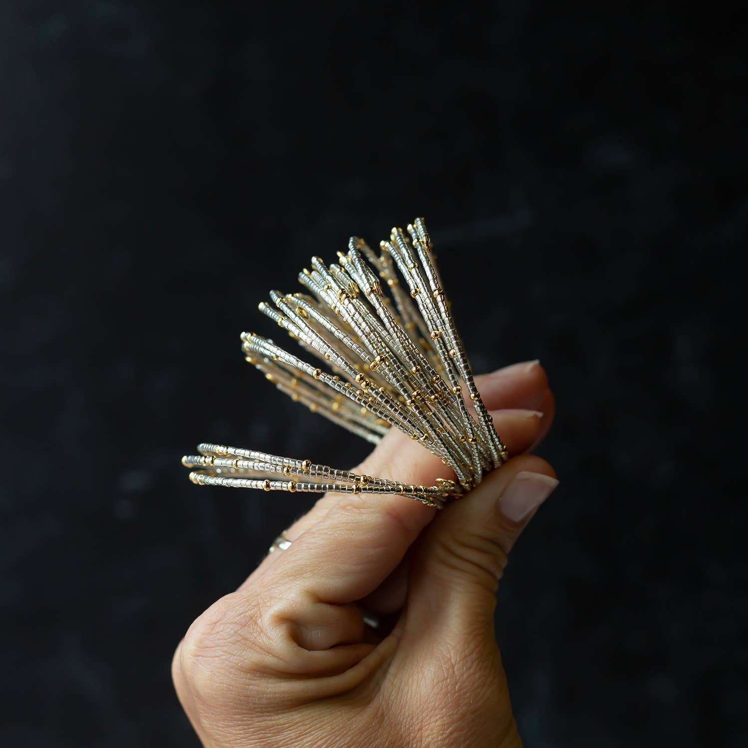 Lenny & Eva - Wholesale Armband - Armband met confetti kralen, zilver, delicate stapelarmbanden6