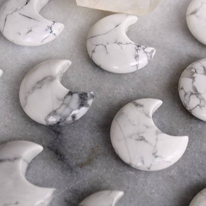 Pebble House - Wholesale Spiritual Stone/Crystal - Howlite Moon (Crystals & Stones)1