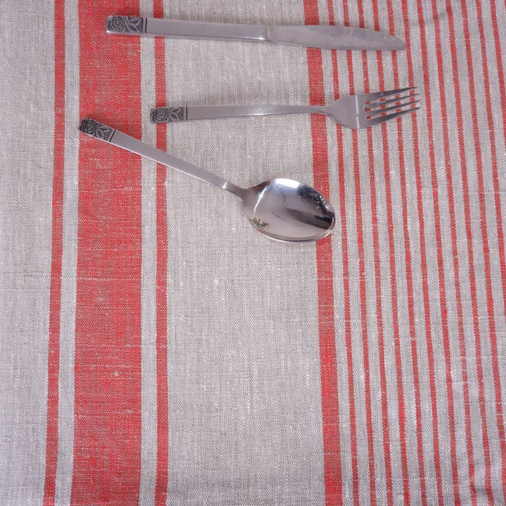 NorraVilla - Vendita all'ingrosso Tovaglie - Tovaglia in lino - Village Red - Washed1