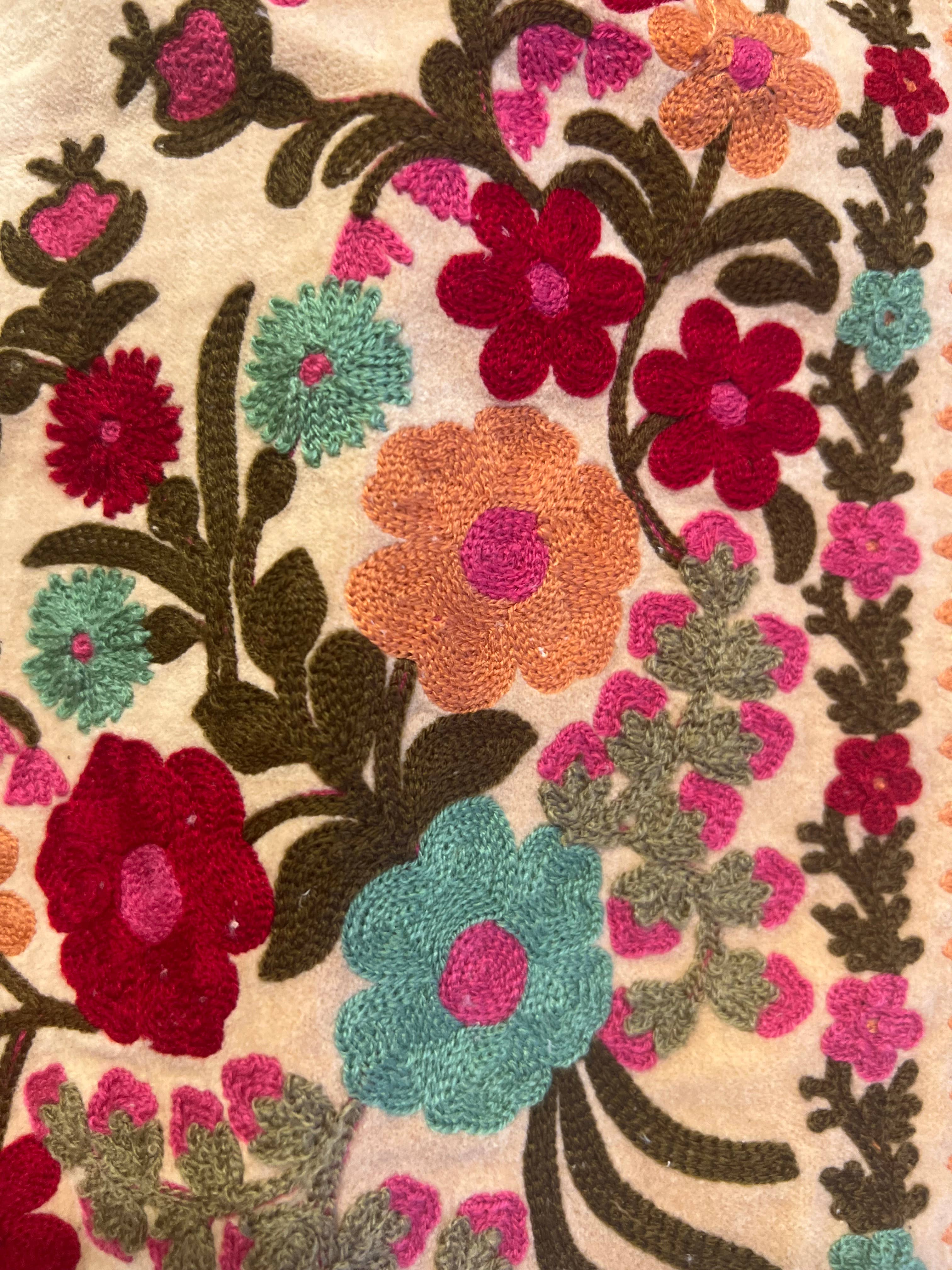 Kinomy - Wholesale Outerwear Vest - Women's - Embroidered velvet vest, boho vest, women's short vest15