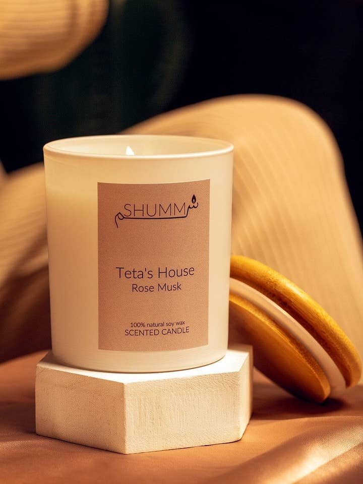 Vela de almíscar rosa “Casa da Teta” por atacado de Shumm Candles