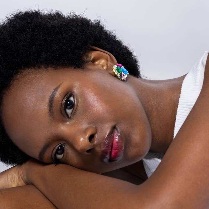 Luxenter - Vendita all'ingrosso Orecchini a bottone - Orecchini di cristallo blu rifiniti in oro giallo 18k - Nyuva1