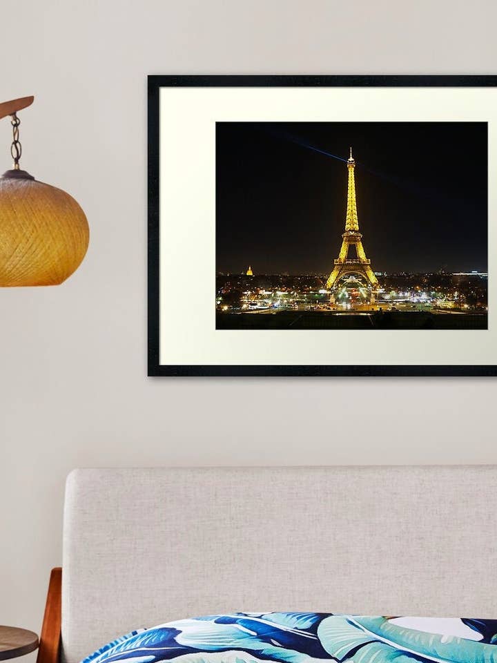 Torre Eiffel, La Ville-Lumière, A Cidade Luz, A Cidade das Luzes. França, Paris. Fotografia por atacado de SAVAQ