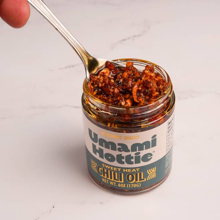 Umami Hottie - Wholesale Chili Paste - Chunky Garlic Chili Crisp1