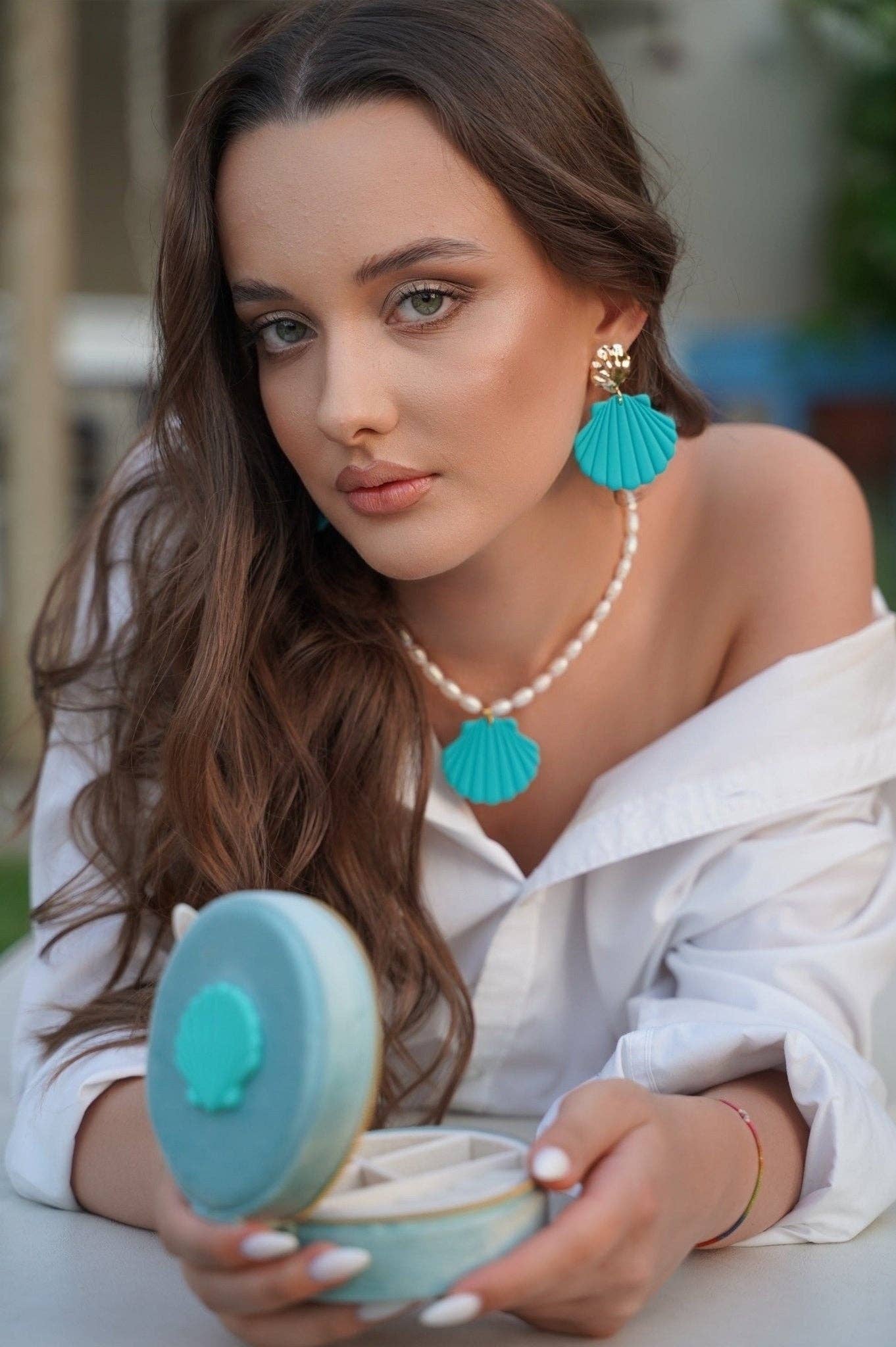 DUESTELLE ITALIA – Brincos de argola por atacado – Sirena - Brincos Concha Verde Água4