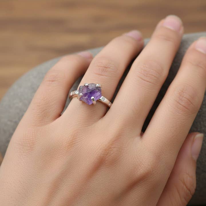 Amethist Verstelbare Ring Handgemaakt in zijn Natuurlijke Vorm in 925 voor wholesale door Aromatik Australia