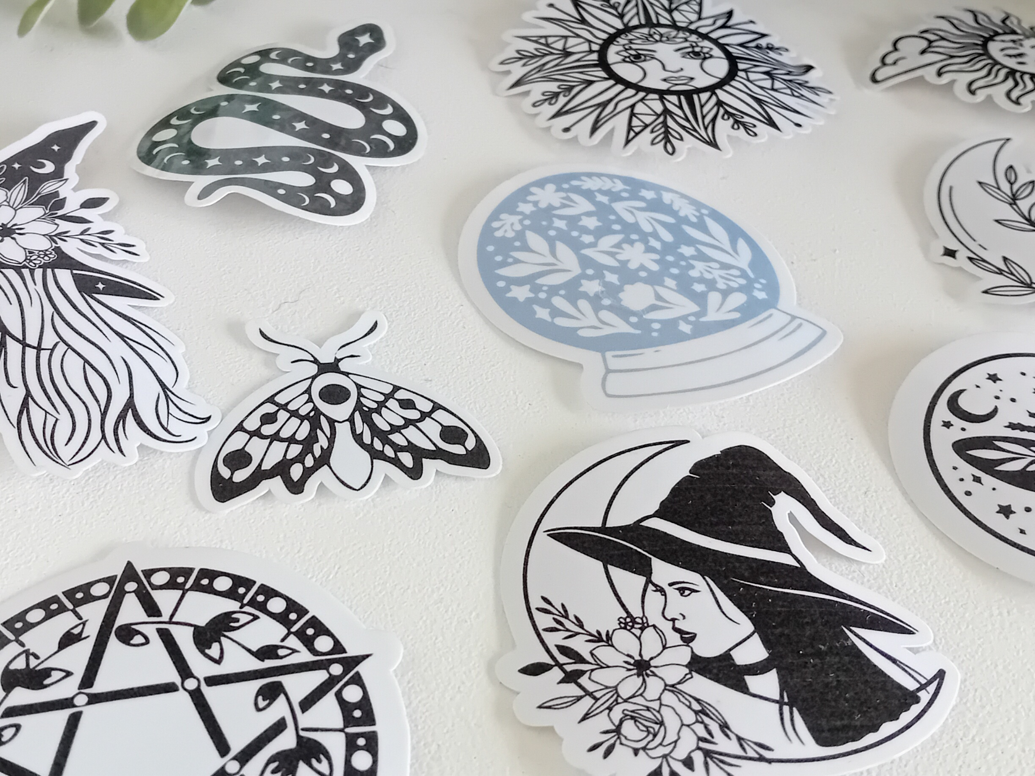 La baleine qui embosse - Wholesale Sticker - Waterproof Holographic Sticker3