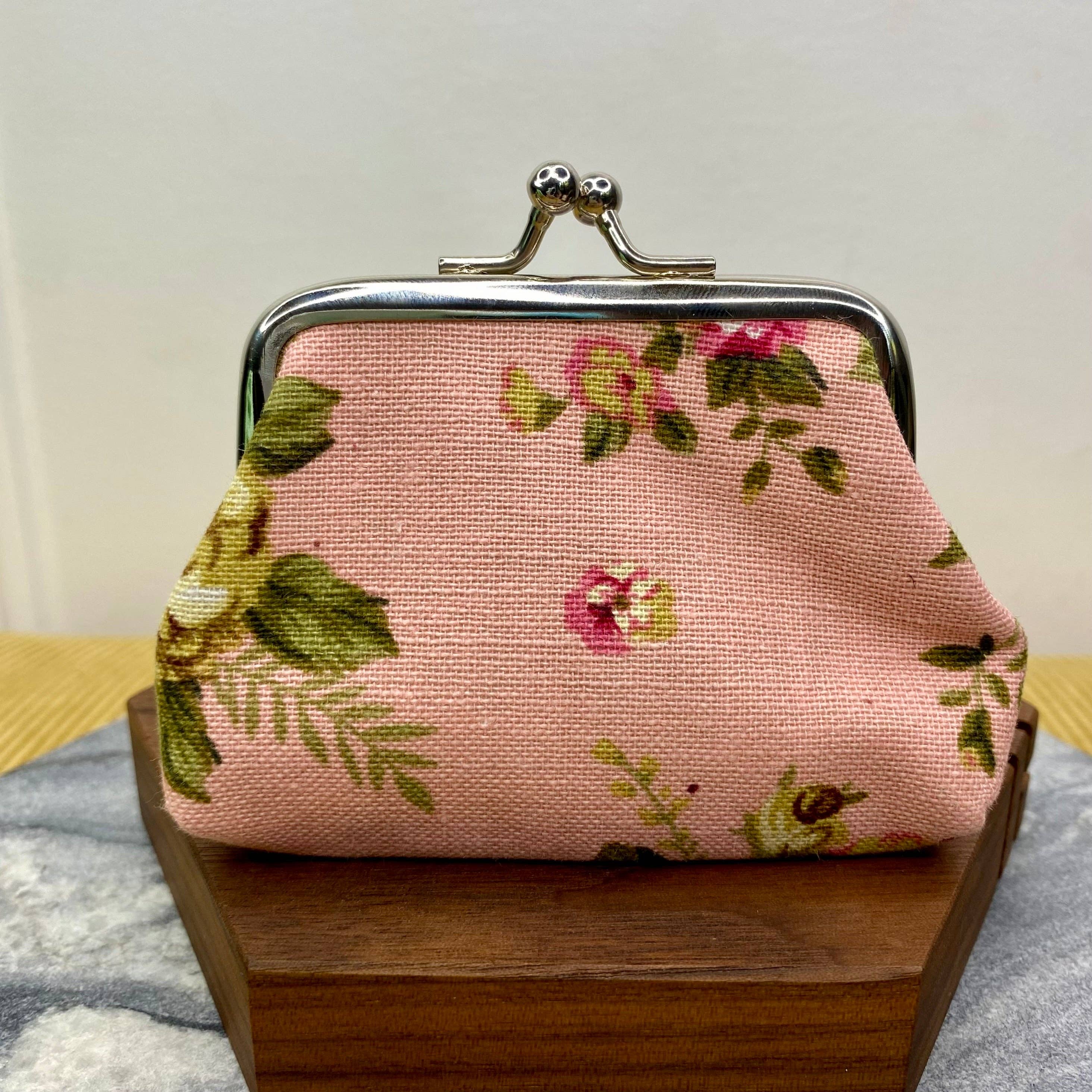 Hive Supply - Wholesale Coin Purse - Women's - Clamshell Coin Purse Wallet (Smaller) - Floral9