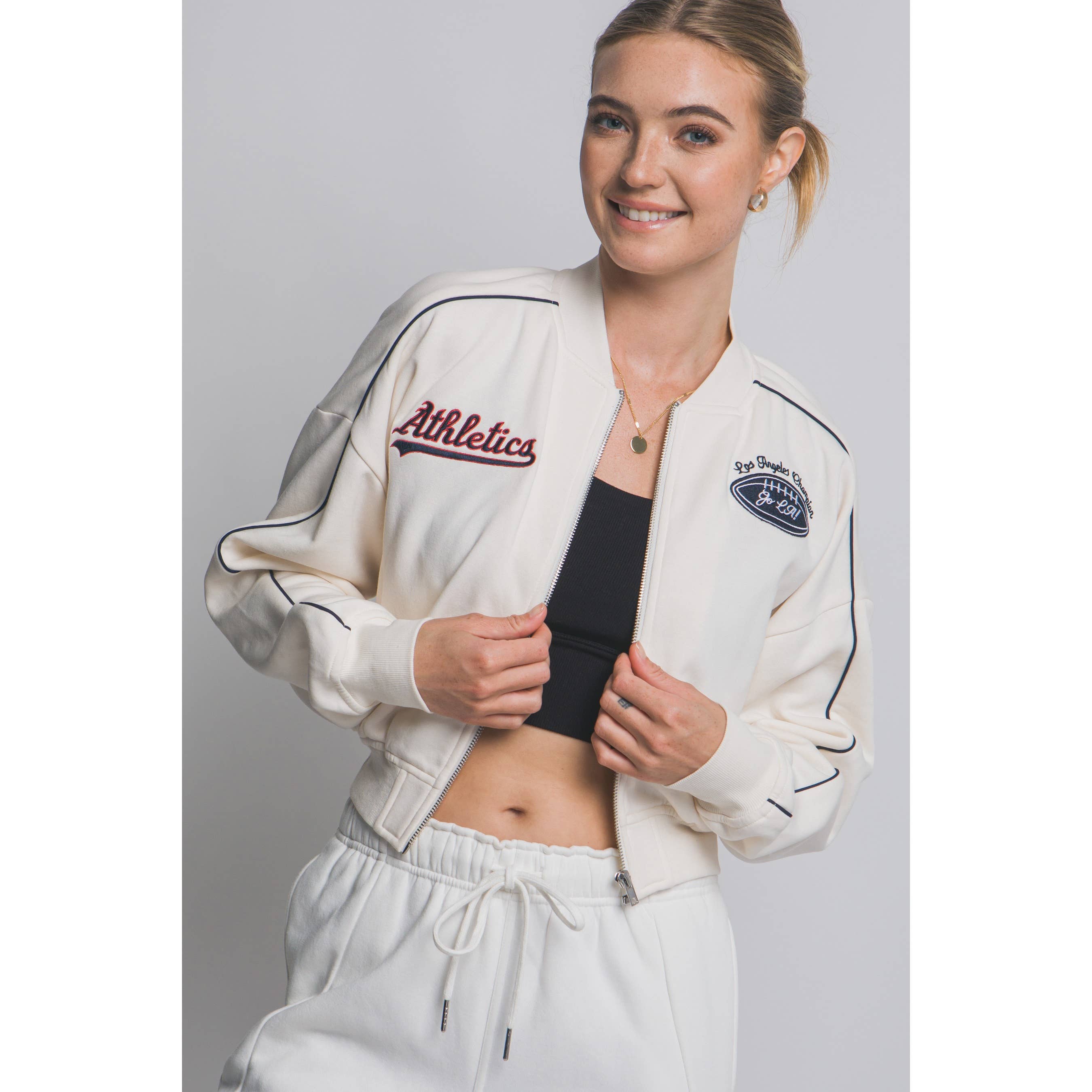 Style Up - Wholesale Jacket - Women's - Print Sweatshirt Full Zip Up Side Pockets Jacket5