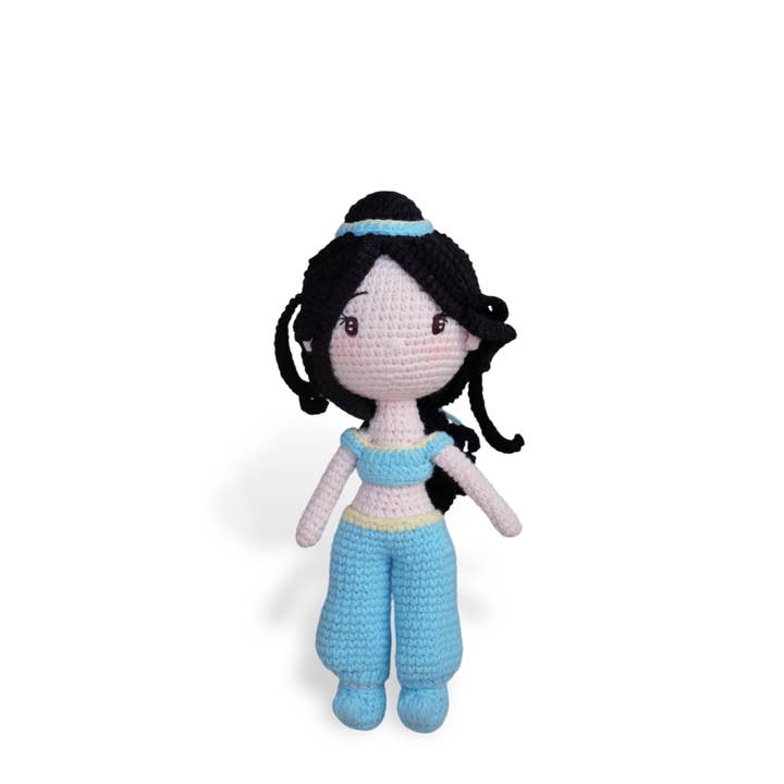 Jasmine - poupée au crochet faite à la main pour la vente par Giramisu Canada
