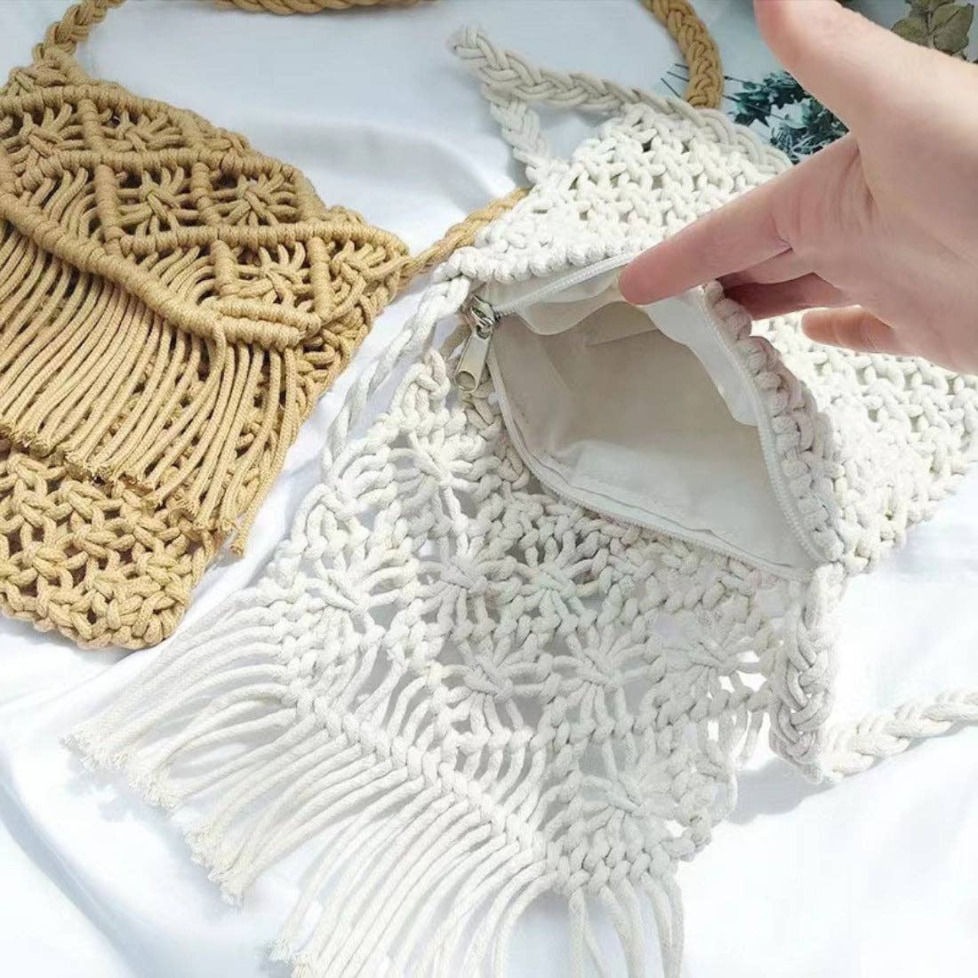 Funkyrel® Atzbranding Limited - Wholesale Shoulder Bag - Women's - Cosbai - Bohemian Fringe Woven Shoulder Bag5