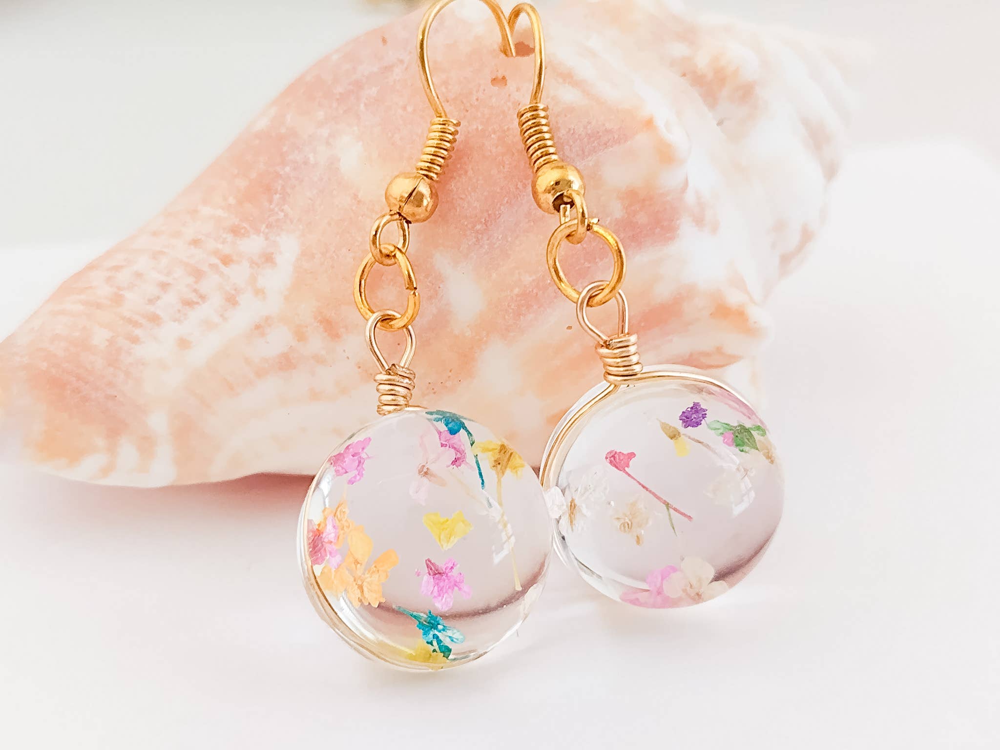 Piccadilly Pendants - Wholesale Dangle Earrings - Confetti Flower Earrings, Gold Pressed Flower Earrings0