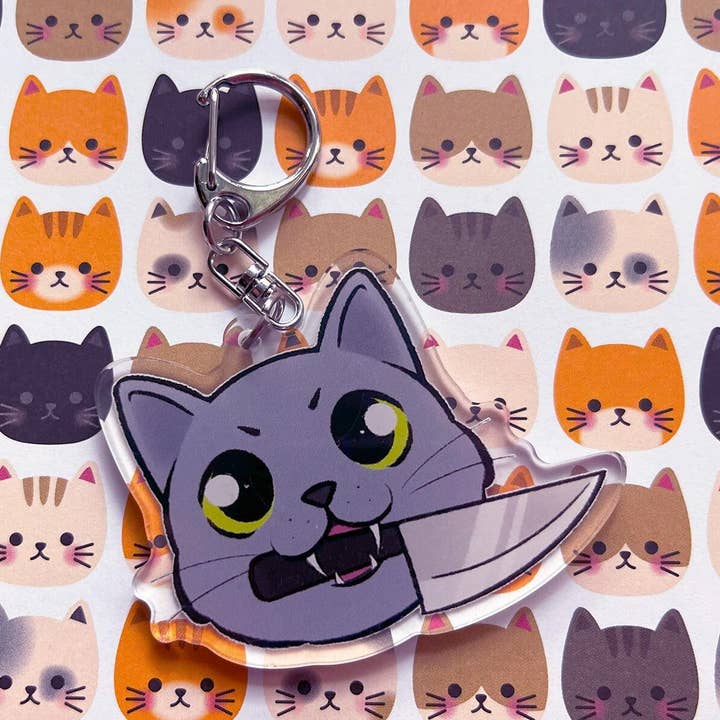 Porte-clés acrylique Chat avec un couteau pour la vente par Nicole Alt Delete