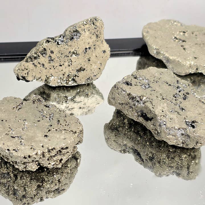 Palmas/Fatias de Cristal de Pirite - Meio Polido / Meio Natural por atacado de Distinction Crystals