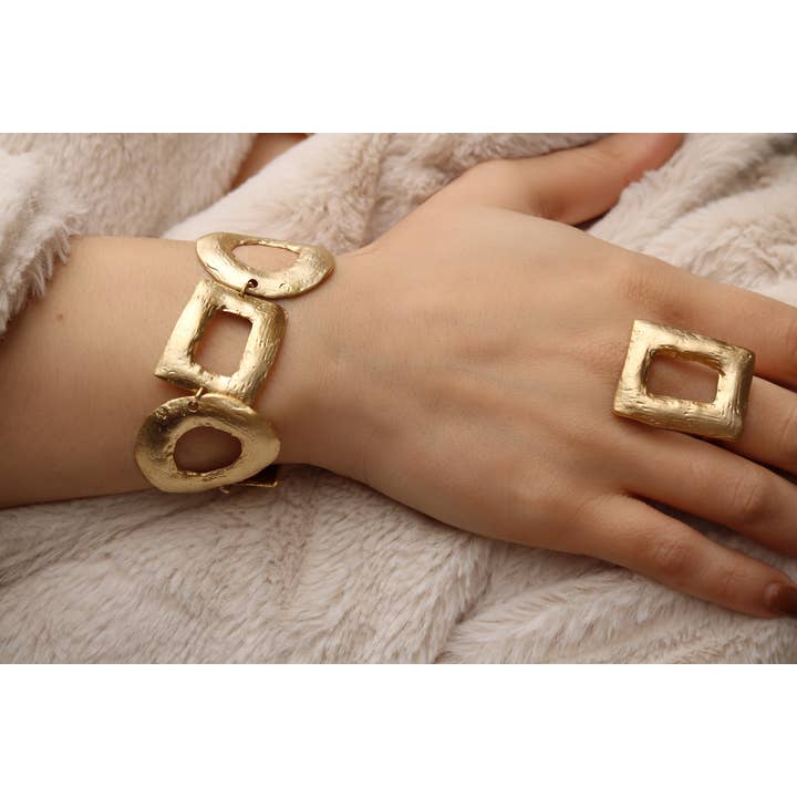 BUBU BY TEKIN SHOP - Wholesale Jewelry Set - Geometric-Shaped Matte Gold Plated Jewelry Set5