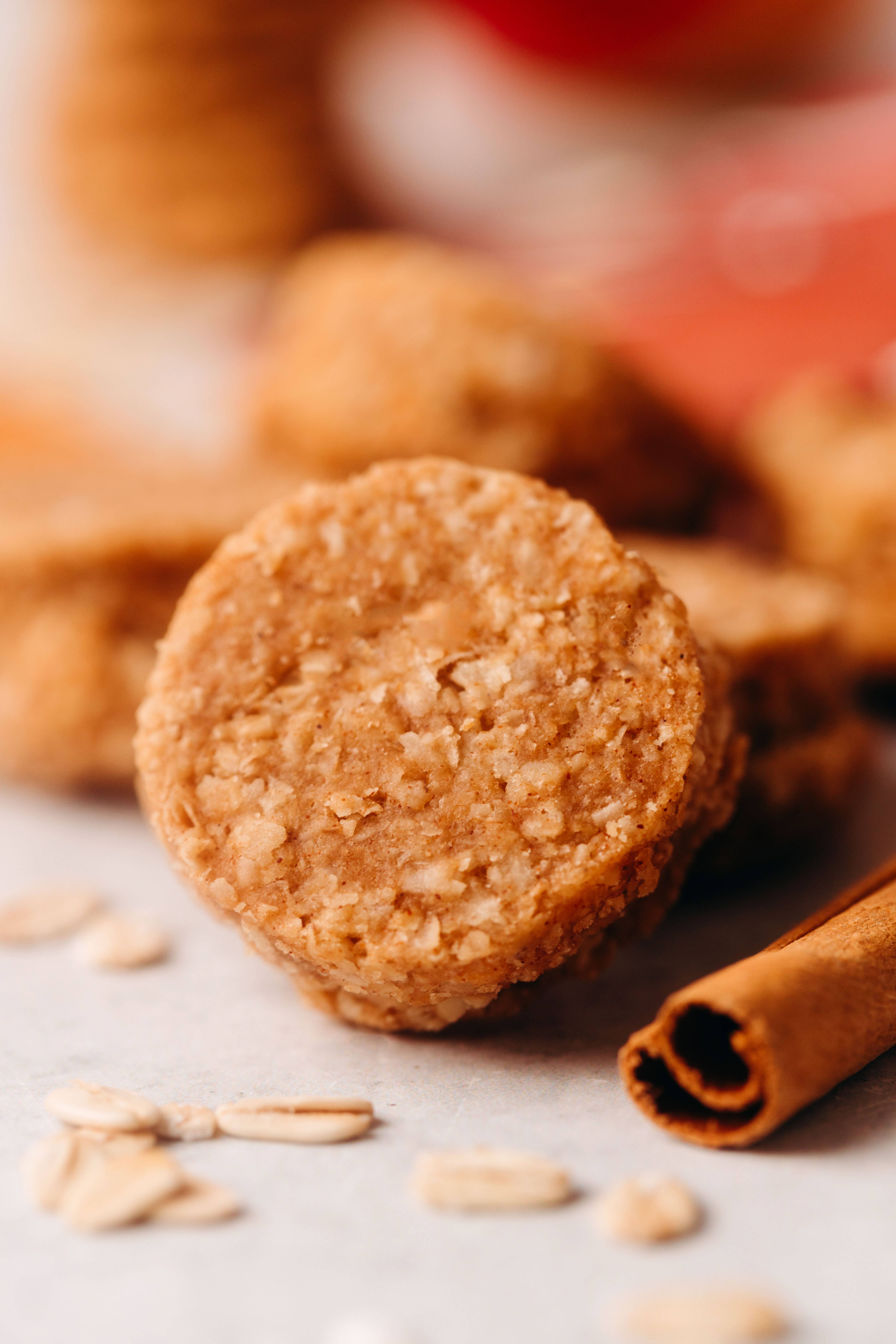 Emmy's Organics - Wholesale Cookie - Apple Cinnamon Trail Cookies 4oz Master Case (24 units)3