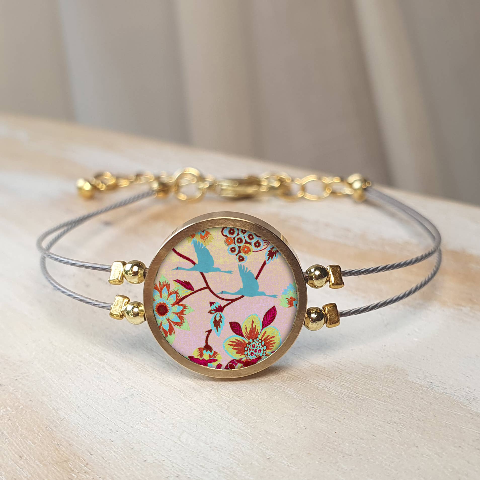 Noa Jewellery – wholesale Charm/dangle bracelet – Round Ceramic Bracelet, Gold Plated Stainless Steel Frame26