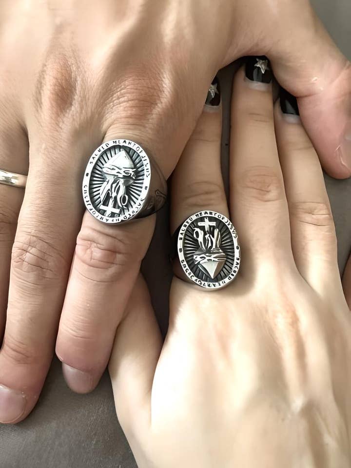 Anillo del Sagrado Corazón for wholesale by Wild & Free
