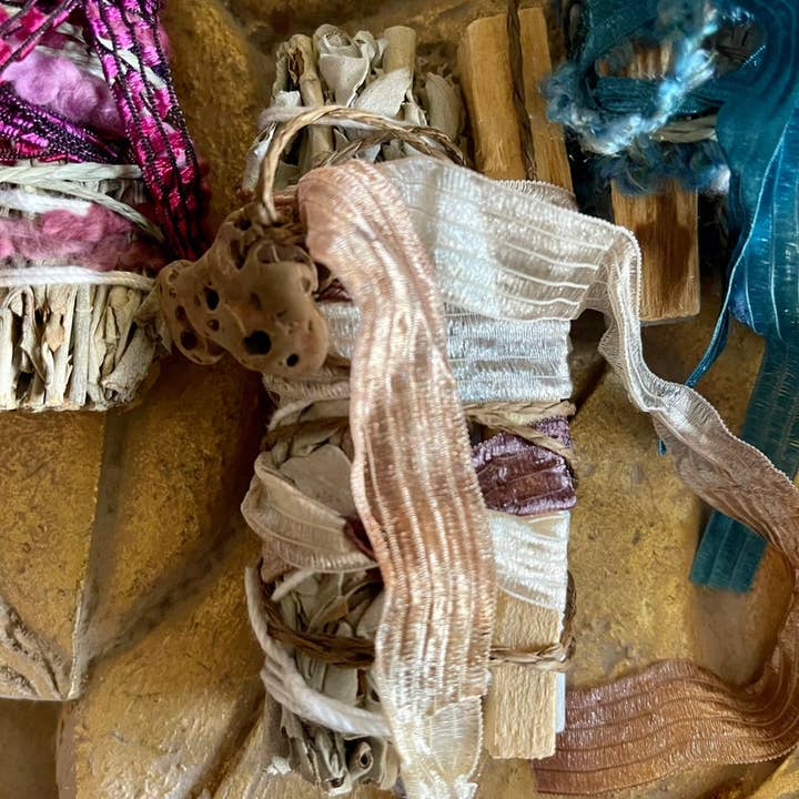 Bodhi Leaf Market - Wholesale Sage Bundle - Magical Water Energy, Beach Stone Sage Bundles, Gift Sets