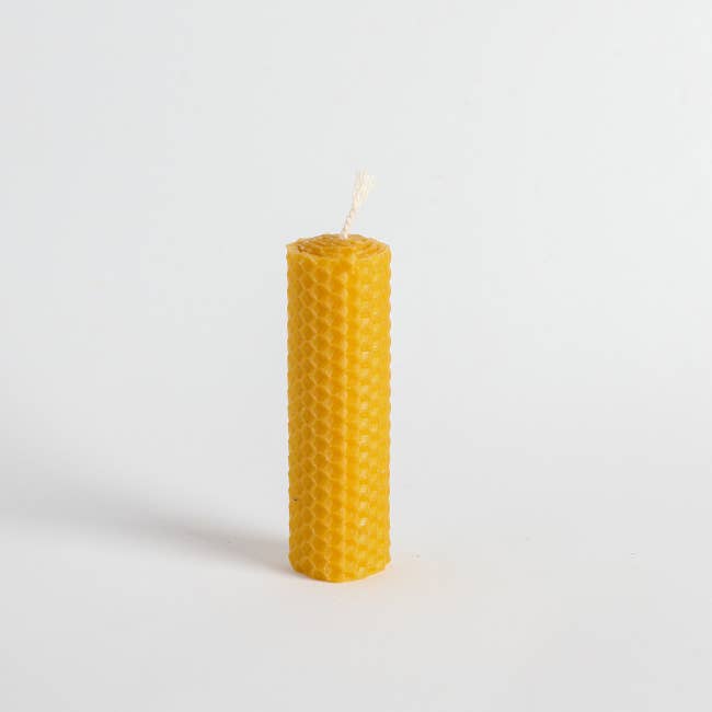 Set of 2 Medium Size Rolled Natural Beeswax Candles for wholesale by Root Aromaterapi