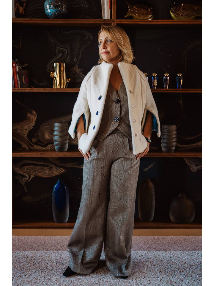 Ca’ Beltà - Wholesale Coat - Women's - White Snowdrop Cape3