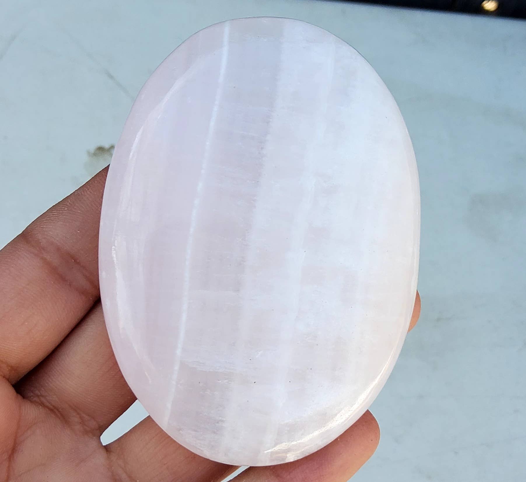 Metaphysical & Healing Crystals - Vendita all'ingrosso Pietra/cristallo spirituale - PIETRE PALMARI DI CALCITE ROSA FLUORESCENTE4