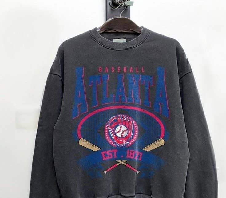 TheKingShirt - Wholesale Graphic Sweatshirt - Unisex - Atlanta Braves EST 1871 Vintage Crewneck - Retro Baseball0