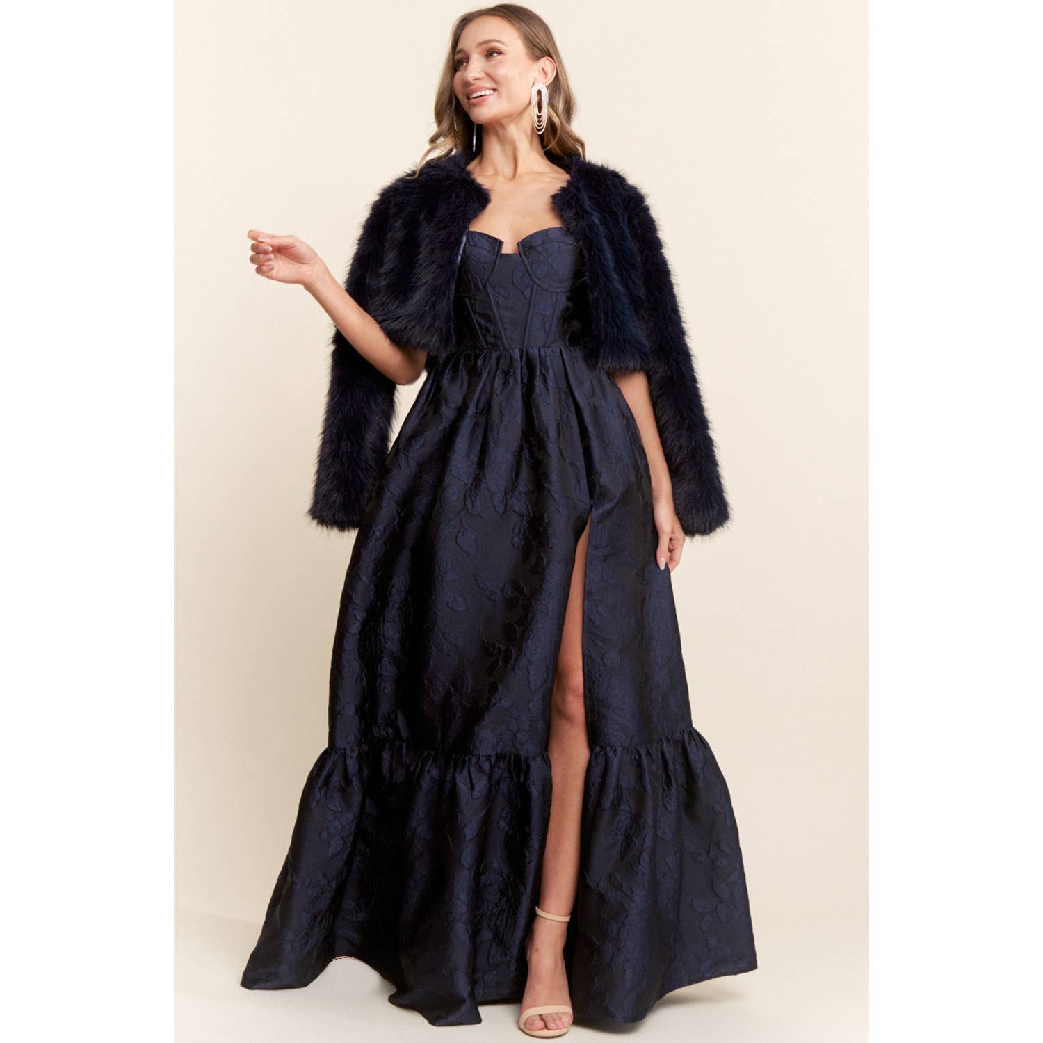 Maniju - Wholesale Fur/Faux Fur Coat - Women's - ELEGANT FAUX FUR JACKET 1