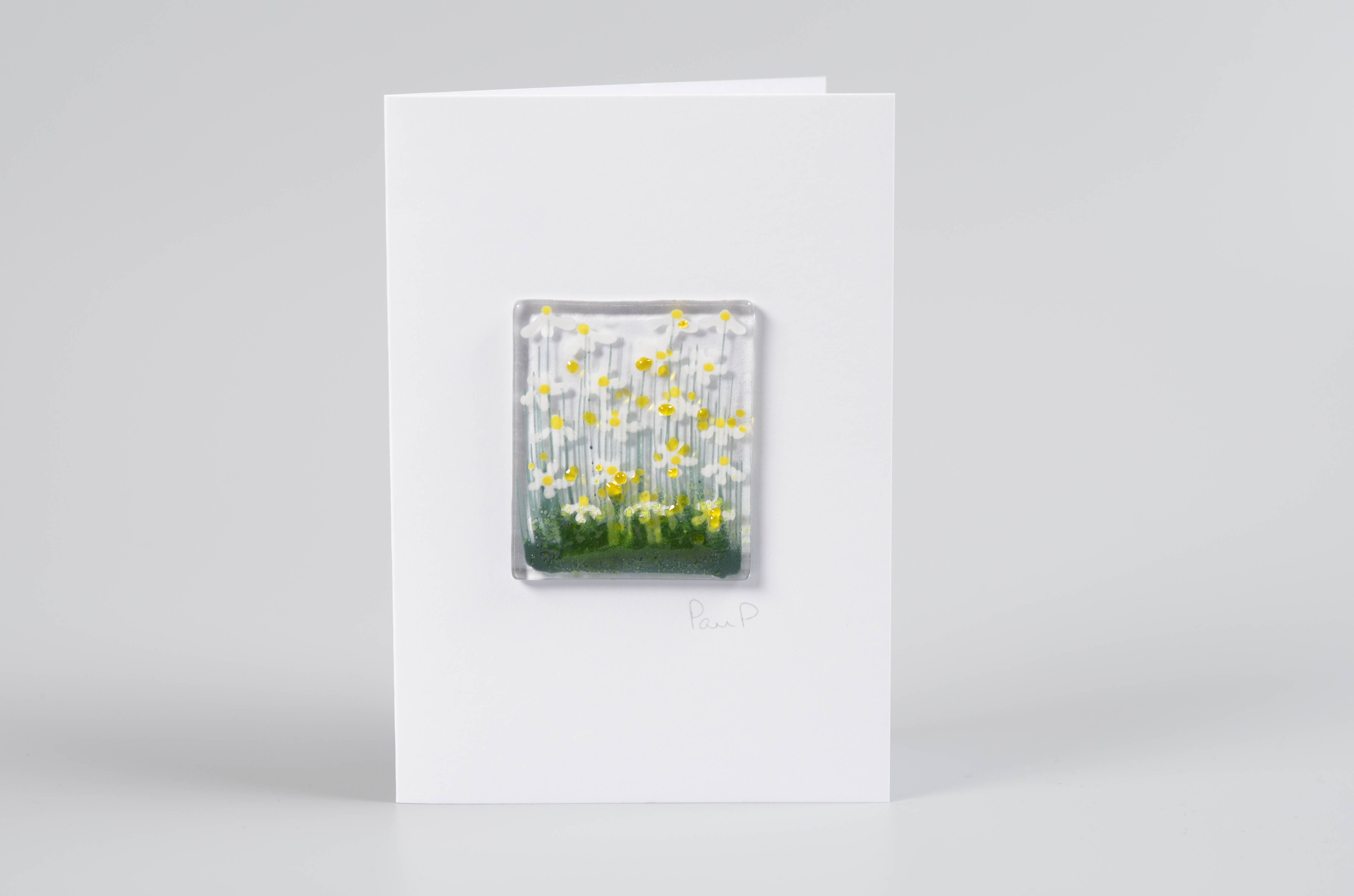 Pam Peters Designs – Cartão de saudação diária por atacado – Cartão de Saudação em Vidro Fusado Artesanal - Cartão Margarida1