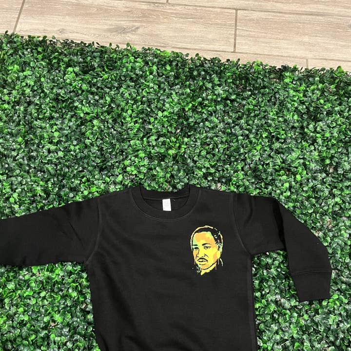 Chandail MLK : les ténèbres ne peuvent pas chasser les ténèbres, mais la lumière pour la vente par aarondavoe