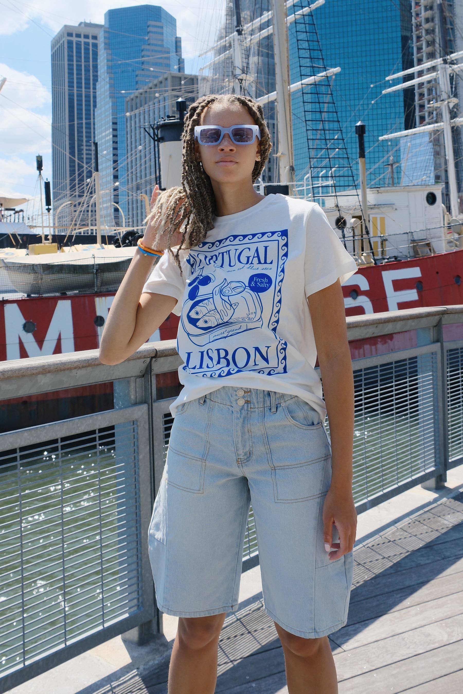 Mure and Grand - Wholesale Screen Printed T-Shirt - Women's - Lisbon Portugal Graphic T-Shirt3