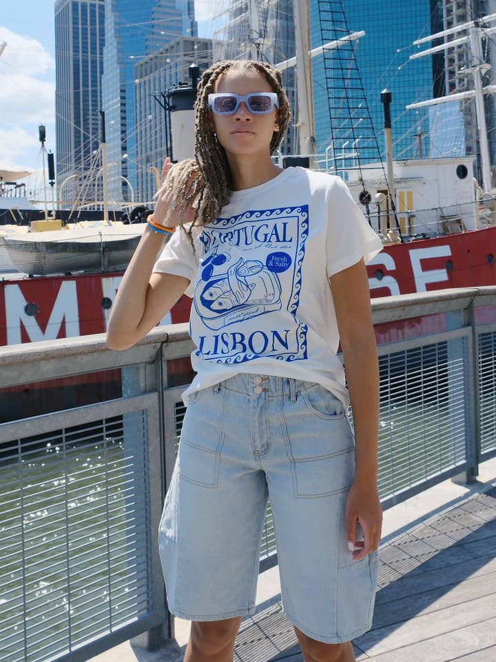 Mure and Grand - Wholesale Screen Printed T-Shirt - Women's - Lisbon Portugal Graphic T-Shirt3