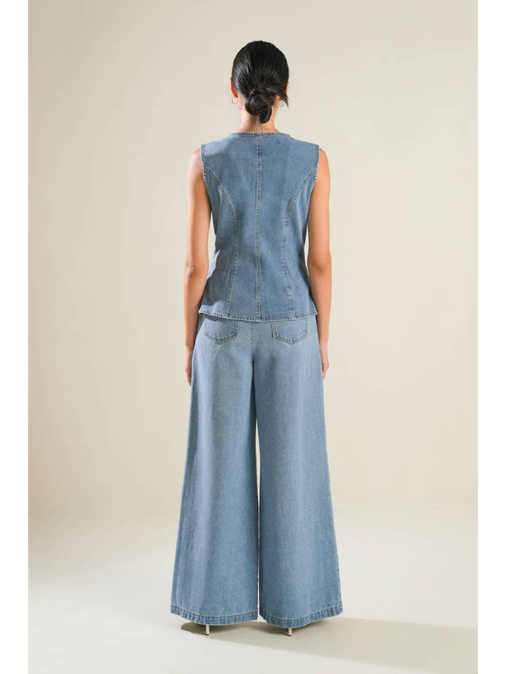 A washed denim vest - FJ1093 for wholesale on Faire