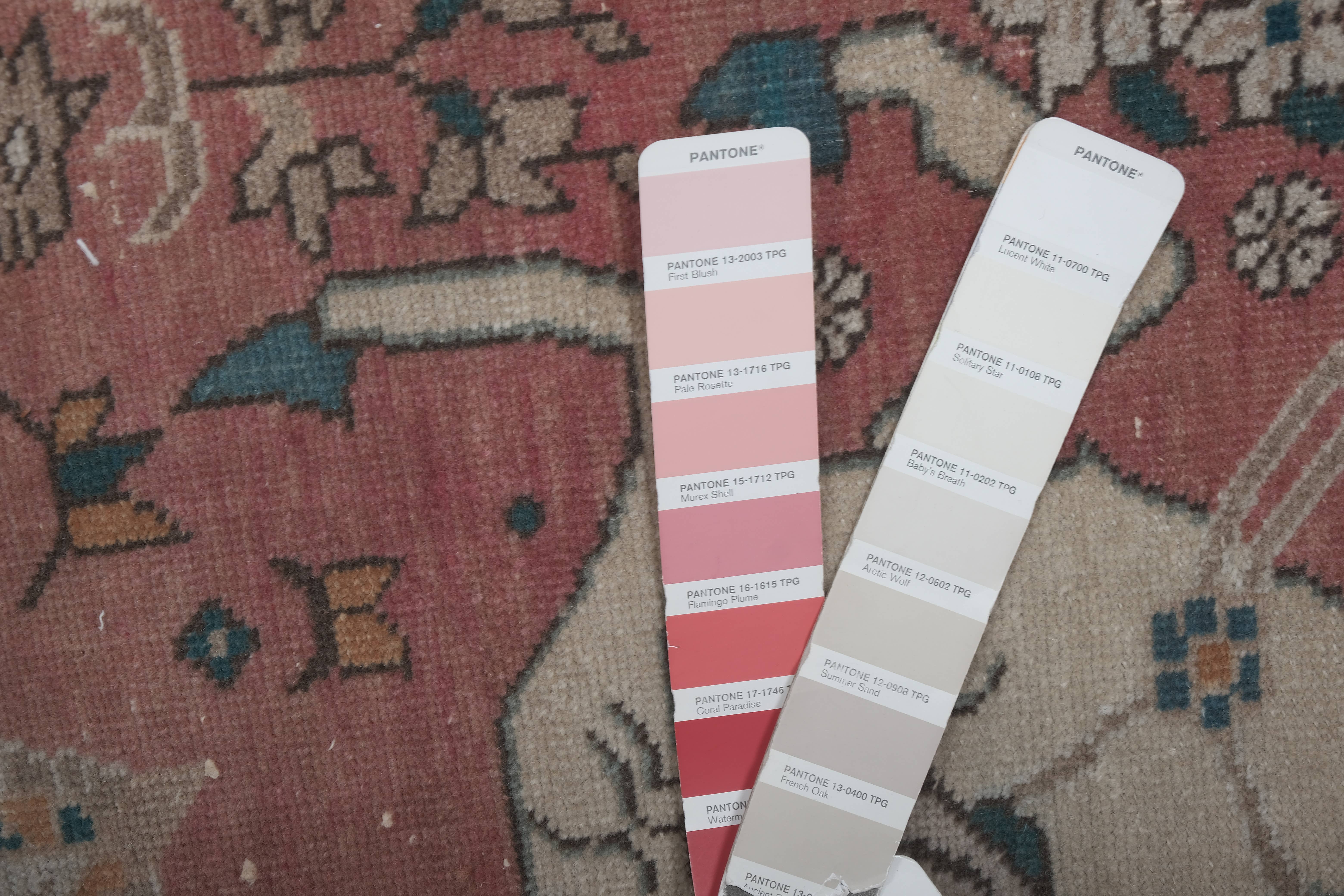 Vintage Pillows Store - Wholesale Runner Rug - Turkish Pictorial Horse Rug 3'6'' X 13'4''11